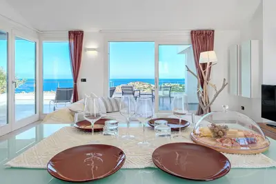 Image de Penthouse Apartment 12 in Villa Marconi avec vue sur la mer et la montagne et terrasse panoramique