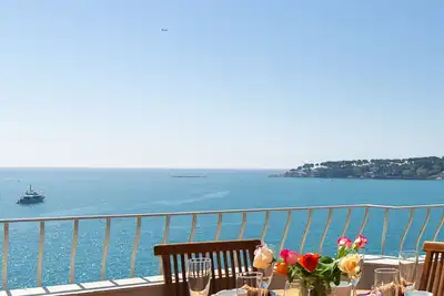 Image de Superbe maison vue mer, 3ch, 3 Sdb, jacuzzi, sauna, Vieille ville