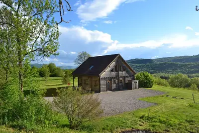 Image de Chalet isolé 180m² plein soleil, avec vue imprenable sur une vallée boisée