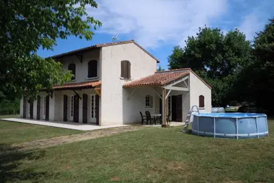Image de Grande maison de vacances  proche Royan, piscine au calme, grand terrain