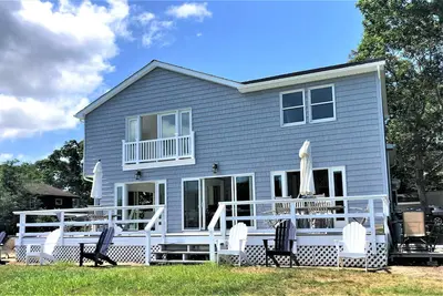 Image de Waterfront Dream Home