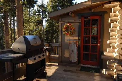 Image de Log Cabin du Colorado Evergreen - Une véritable tranche de Colorado \"Yesteryear\"