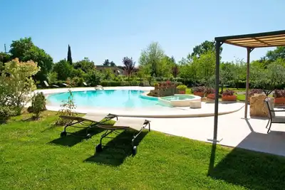 Image de Merveilleuse maison de vacances privée avec climatisation, Wifi, piscine, Tv, terrasse et parking