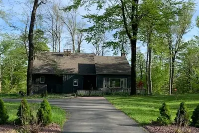 Image de Catskills Secluded Treehouse with stunning views near Livingston Manor