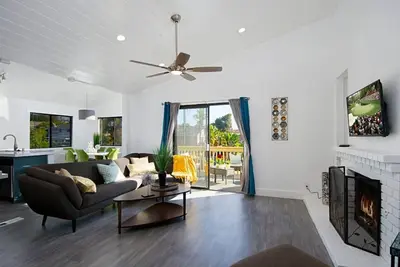 Image de Amber Back · Stunning Beach Townhouse, newly remodeled