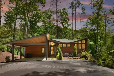 Image de Falls Watch ~ 3br Mountain Modern Luxury on a Private Waterfall! Wow!