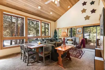 Image de Hillside Happy Place | Donner Lake Access!