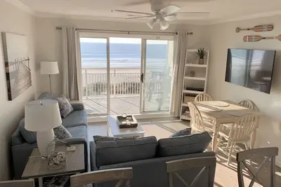 Image de Oceanfront condo 2br direct beach access + pool