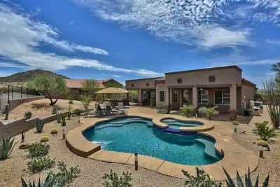 Image de Luxurious Private Executive Resort Style Desert Oasis In Estrella