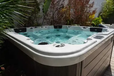 Image de Seattle's Luxe Retreat w\/ hot tub, sauna, Spa bath
