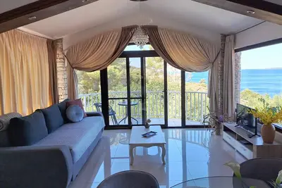 Image de Villa en pierre dalmate grandiose avec appartements, piscine, jacuzzi, sauna