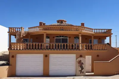 Beautiful 4 bed, 4 bath, beautiful views in las Conchas dream by the Sea