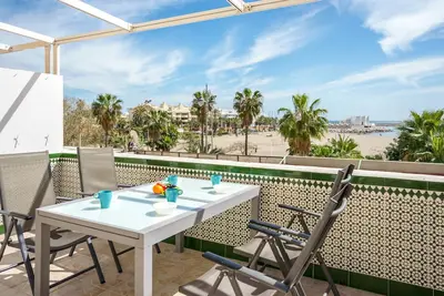 Beachfront location in Benalmadena by Costarentals - Ref 70