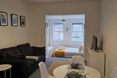 Image de Hereford City – Victory Apartment: Modern Studio in Vibrant Area