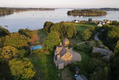 Image de Manoir les pieds dans l’eau et piscine chauffée
