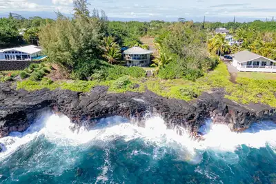 Image de Kahikole: Oceanfront home with stunning, rugged ocean cliff views