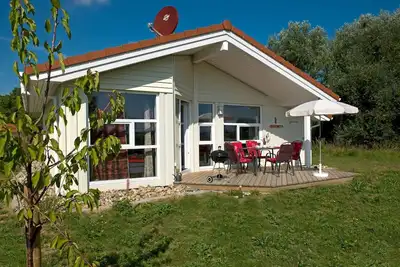 Image de Haus Vogelparadies - In a peaceful location, directly on the Salzhaff with a vie