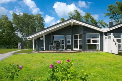 Image de Haus Wattläufer - holiday home in a peaceful location, directly on the Salzhaff.