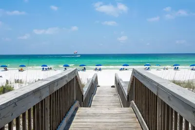 Image de \"Cabana Club #207\" Gulf Front 1100 sq ft 1br/1. 5 Ba Condo~Spectacular View! !