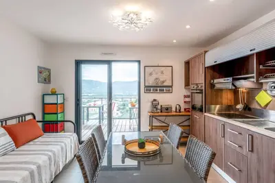 Image de Bel appartement pour 2 personnes avec Wifi, piscine, climatisation, Tv, terrasse et parking