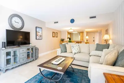 Image de 2122 Beachwood Villa-Top Floor | 2 Bed, 2 Bath