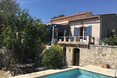 Image de Villa avec piscine privée au coeur d'un village charmant, à 15 min des plages