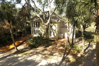 Image de Gorgeous Canal Home - Fantastic Central Location - just steps to the best Beach