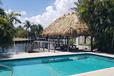 Image de Waterfront Intracoastal Family-Home, pool, dock, and walk to the beach & Center