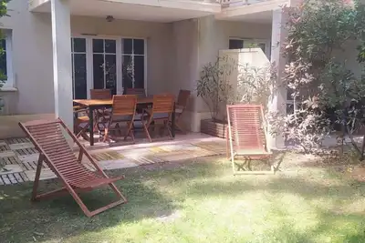 Logement en Rdc, Domaine du Golf, piscine, 3km de la plage