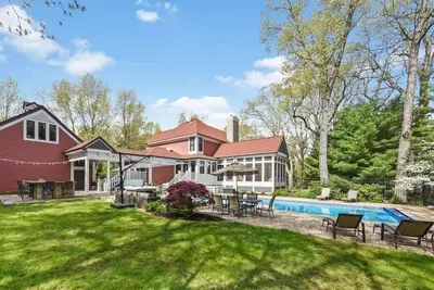 Image de Golf, Private Pool, Game Room & Outdoor Entertaining - Sleep 16 in Grand Beach