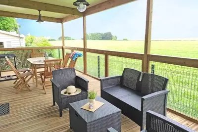 Image de Cabane Lodge Premium Bora Bora 3 Ch 7 Pers Clim Tv Lave Vaisselle 7 Personen