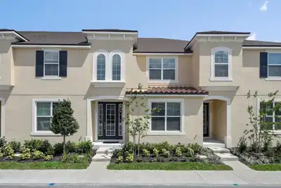 Image de Brand New 4 Bed 4. 5 Bath Townhouse in Solara Resort