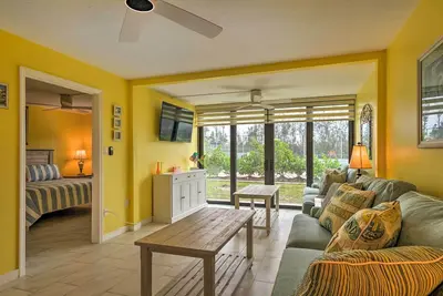 Image de Cheery Condo with Pool Access: 3 Miles to Beach!
