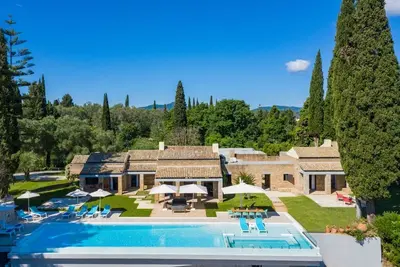 Image de Luxurious private pool Villa with spectacular sea views