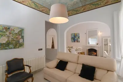 Image de Grande Maison Coloniale Dans Le Centre