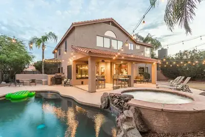 Image de Scottsdale Big House - Sleeps 30 - 6bed\/4ba - Very Clean