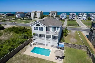 Image de Dare To Relax: Semi-oceanfront, Saltwater Pool