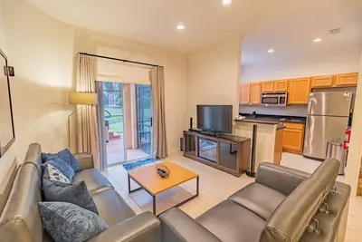 Image de L@@K~Regal Oaks-4 Bdrm/3bath/Hot Tub! ~ Sleeps 10+!