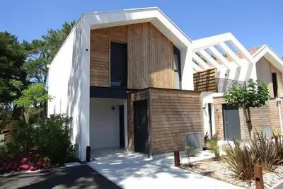 Image de Maison mitoyenne dans belle résidence neuve, piscine collective à Lacanau Océan