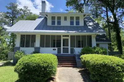 Image de Renovated 1928 bungalow in historic Milledgeville Georgia