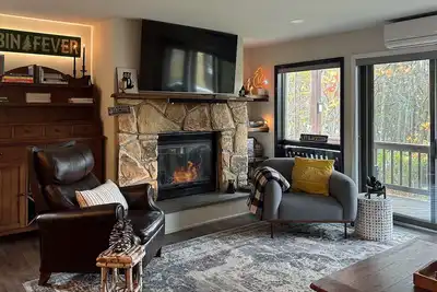 Image de Cabin Fever Too Cozy & Picturesque Gem with Mountain Views