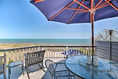 Image de Lakefront Family Retreat w\/ Grill: Steps to Beach!