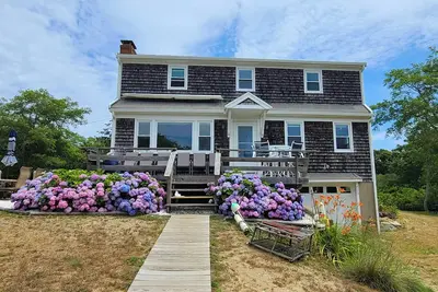 Image de 5bd Beach House--Across from Campground Beach, Bay Views, Central A\/C & Deck