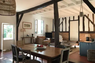 Image de Maison de charme du 17 éme siècle sur 1 ha de terrain à 4 minutes de Bergerac