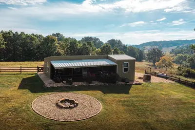 Image de Tranquil Two Bedroom home on 300 Acre Farm with Private River Access