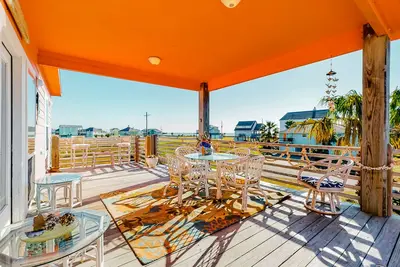 Image de Stunning, dog-friendly home with beach access and ocean views