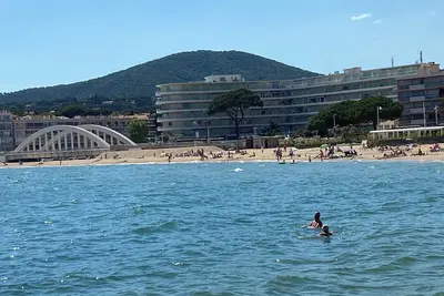 Image de Appart 4 pers - Clim - aperçu Mer Park Privé Plage & C Ville à 3 min à pieds.