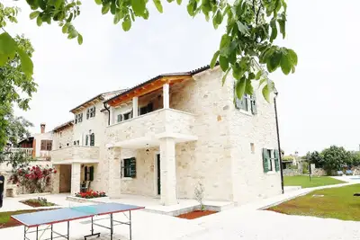 Image de Maison de vacances Kanfanar pour 1 - 6 personnes avec 2 chambres Ă coucher - Maison de vacances