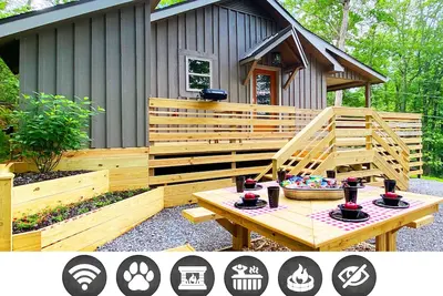 Image de Happy Camper: Free Dollywood Ticket, Pet Friendly, Hot Tub & Secluded