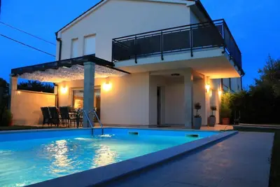 Image de Maison de vacances Banjole pour 1 - 6 personnes avec 3 chambres à coucher - Maison jumelée